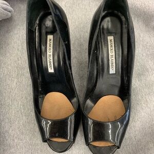 MANOLO BLAHNIK BLACK LEATHER PEEP TOE SHOES FABRIC WRAPPED HEEL 7.5. EVENING